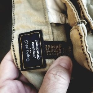 Gap Khaki Straight 32x30